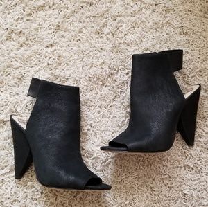 Black Vince Camuto heels